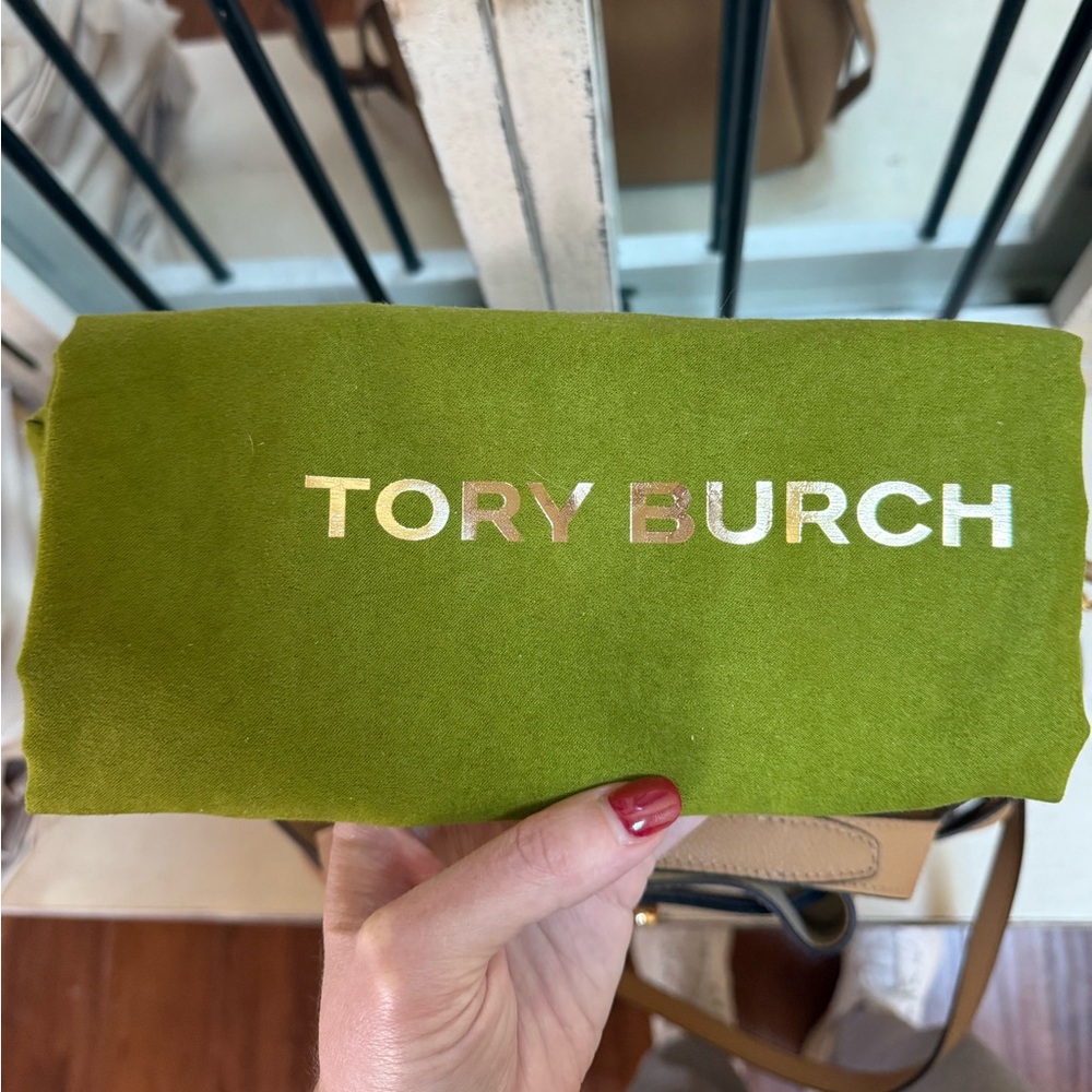 Like new!!! Tory Burch Small ROMY Tote Bag - Picture 5 of 11
